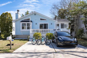 Walk to the Beach at the Blue House! EV Cgr, Pets!